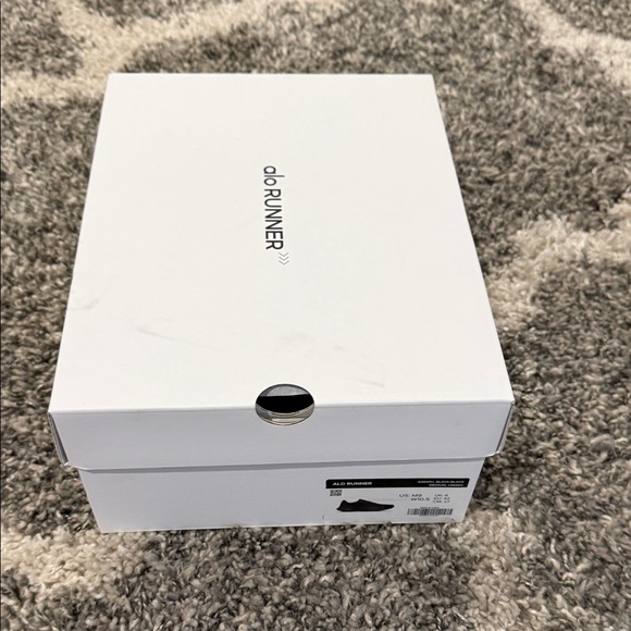 ALO Yoga Men's Black Sneakers - Picture 4 of 6